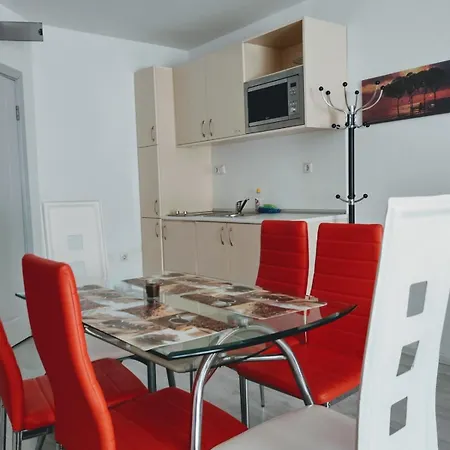 Red Fashion With Free Parking&pool Διαμέρισμα