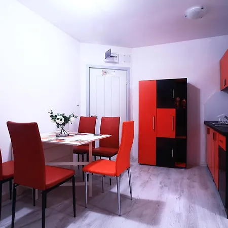Διαμέρισμα Red Fashion With Free Parking&pool