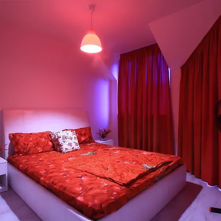 Red Fashion With Free Parking&pool Διαμέρισμα *