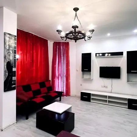 Διαμέρισμα Red Fashion With Free Parking&pool Μπαλτσίκ