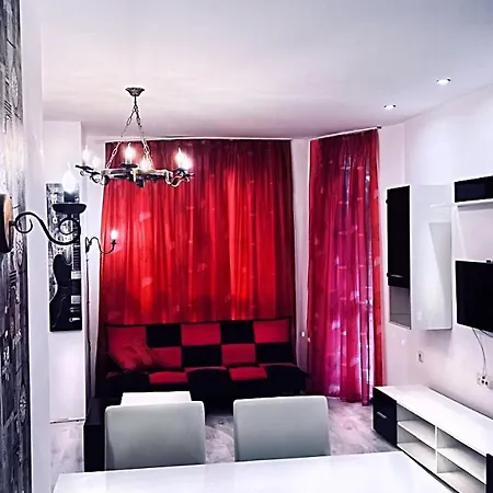 Red Fashion With Free Parking&pool Διαμέρισμα *