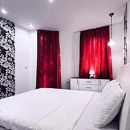 Διαμέρισμα Red Fashion With Free Parking&pool