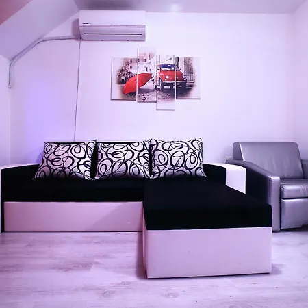 Red Fashion With Free Parking&pool Apartament *
